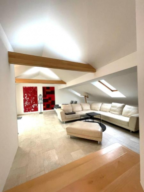 undertheroof at